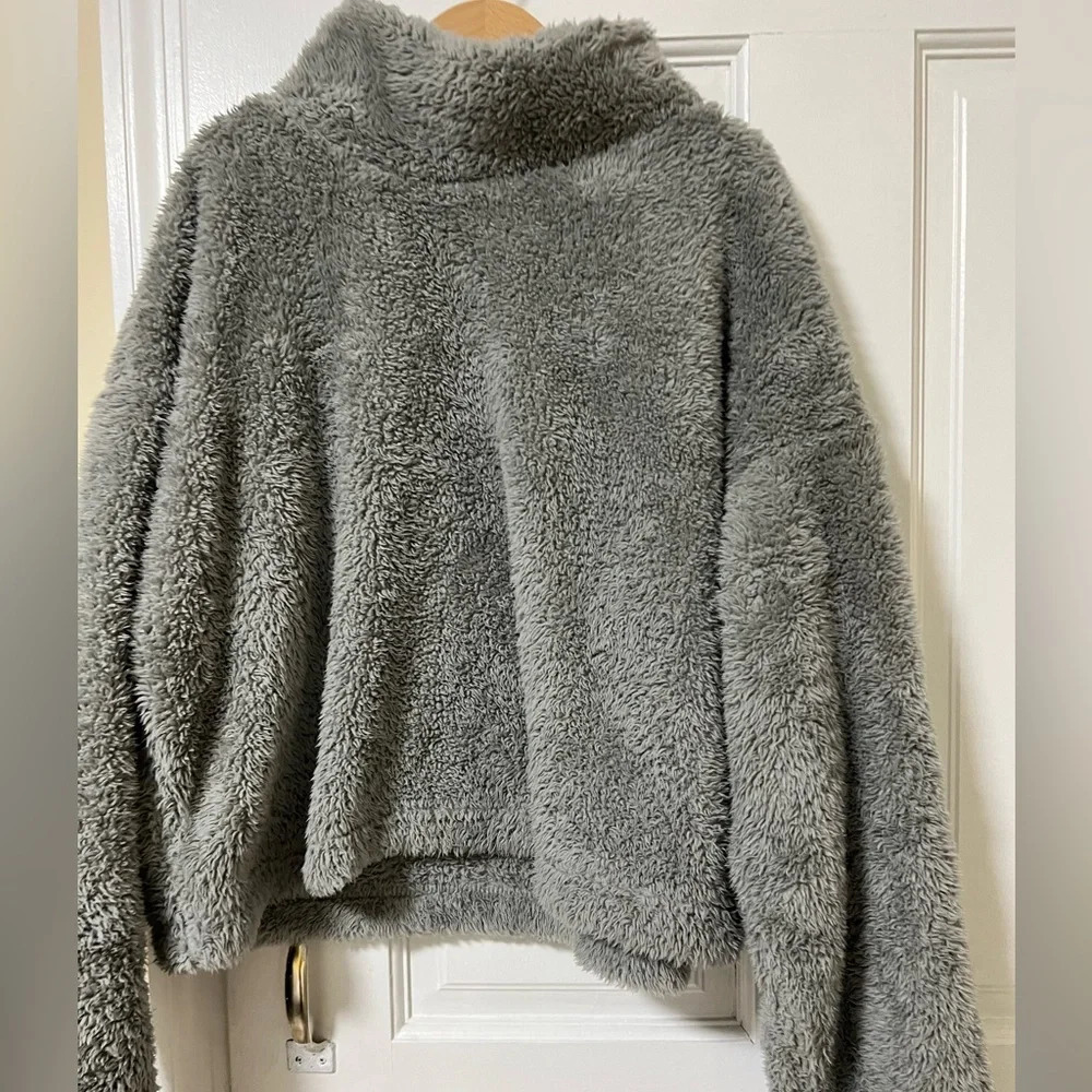 Forever21 Winter Warm Set of Two Size Small